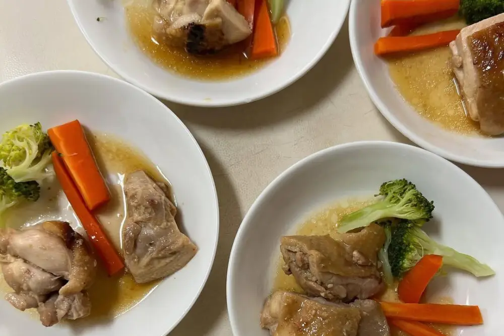 手づくりの給食を食べてお昼寝